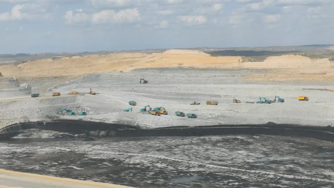 腾远添智能新绿，星际官网注册巨鼎新能源矿卡批量交付