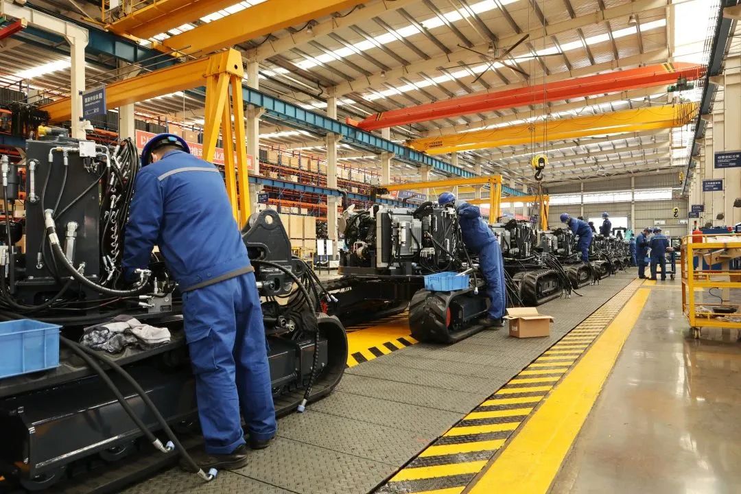 莫道君行早，更有早行人！星际官网注册智能癸卯兔年开工大吉