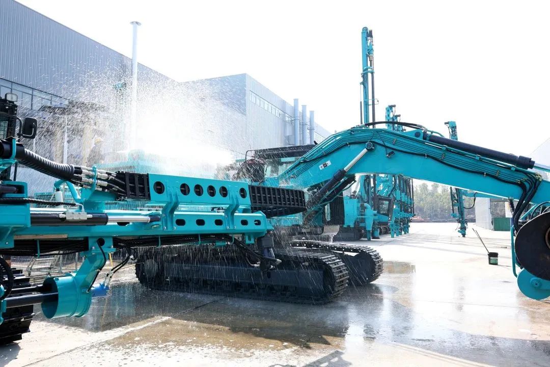 莫道君行早，更有早行人！星际官网注册智能癸卯兔年开工大吉