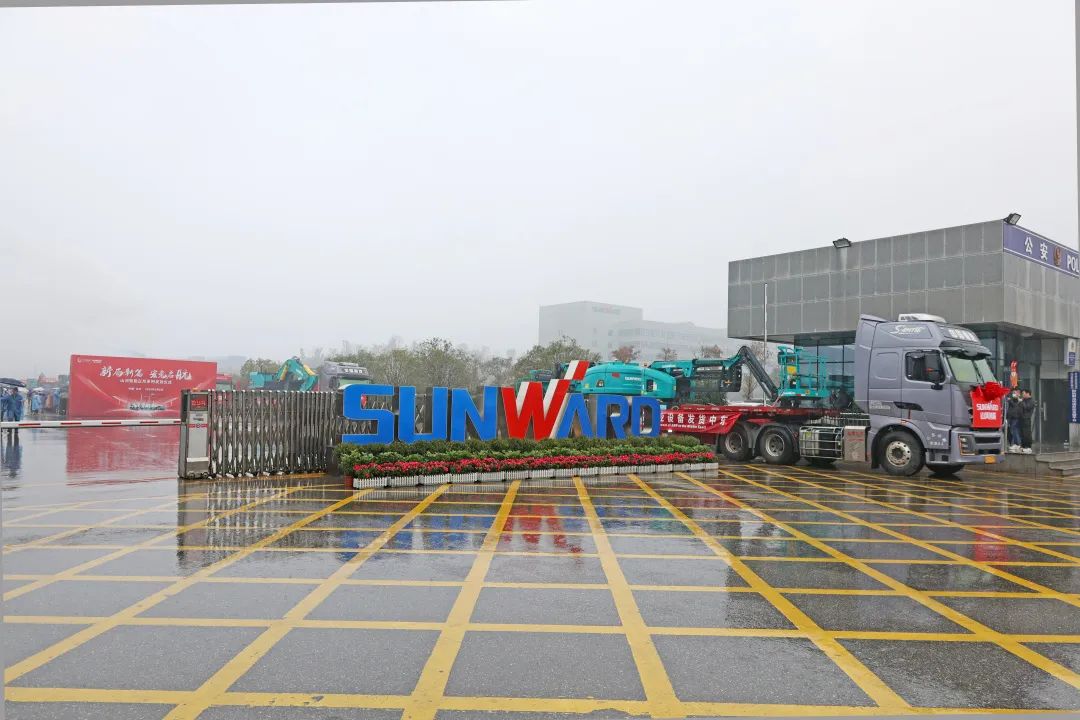 新局新篇，宏兔启航！星际官网注册智能超200台套设备集中发货