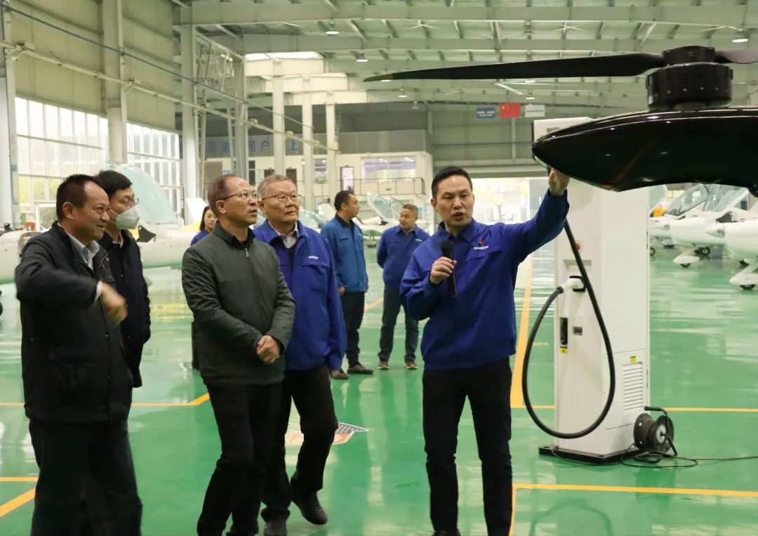 广州市国资委主任陈德俊考察星际官网注册智能航空产业基地