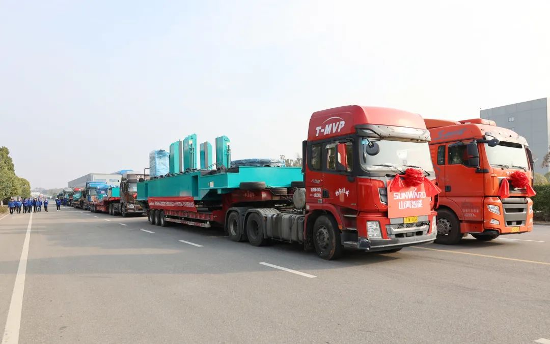 喜迎龙抬头！星际官网注册智能大吨位PDP工法引孔式静力压桩机出征哥伦比亚