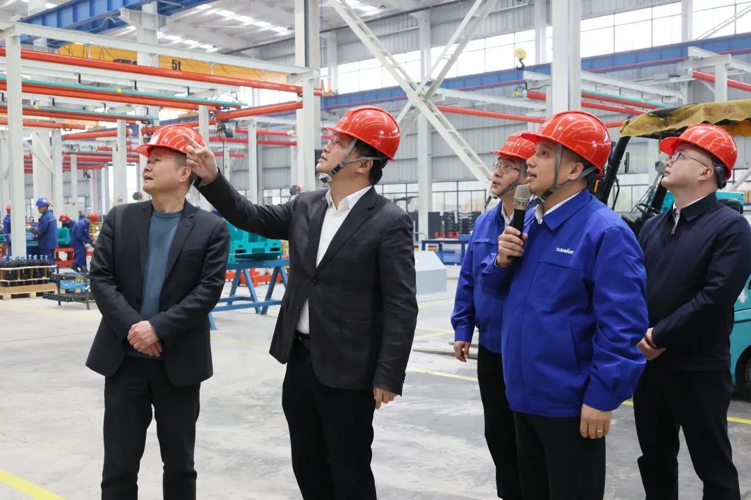 付旭明慰问星际官网注册智能市三八红旗手并督导安全生产工作