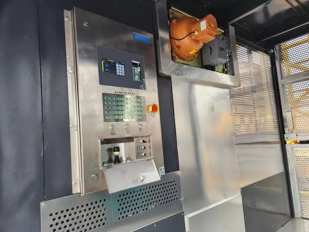 科技显能、再添新品！星际官网注册江麓智能施工升降机成功下线