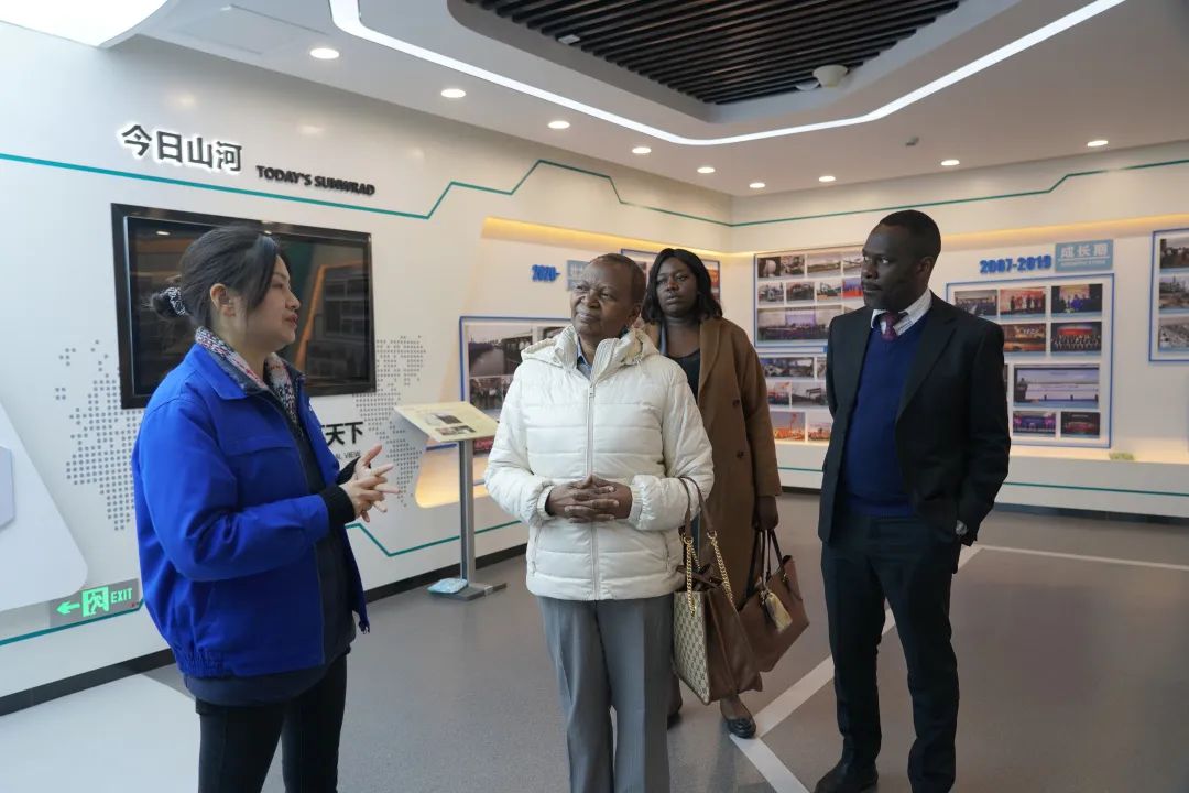 乌干达驻华大使到访星际官网注册智能