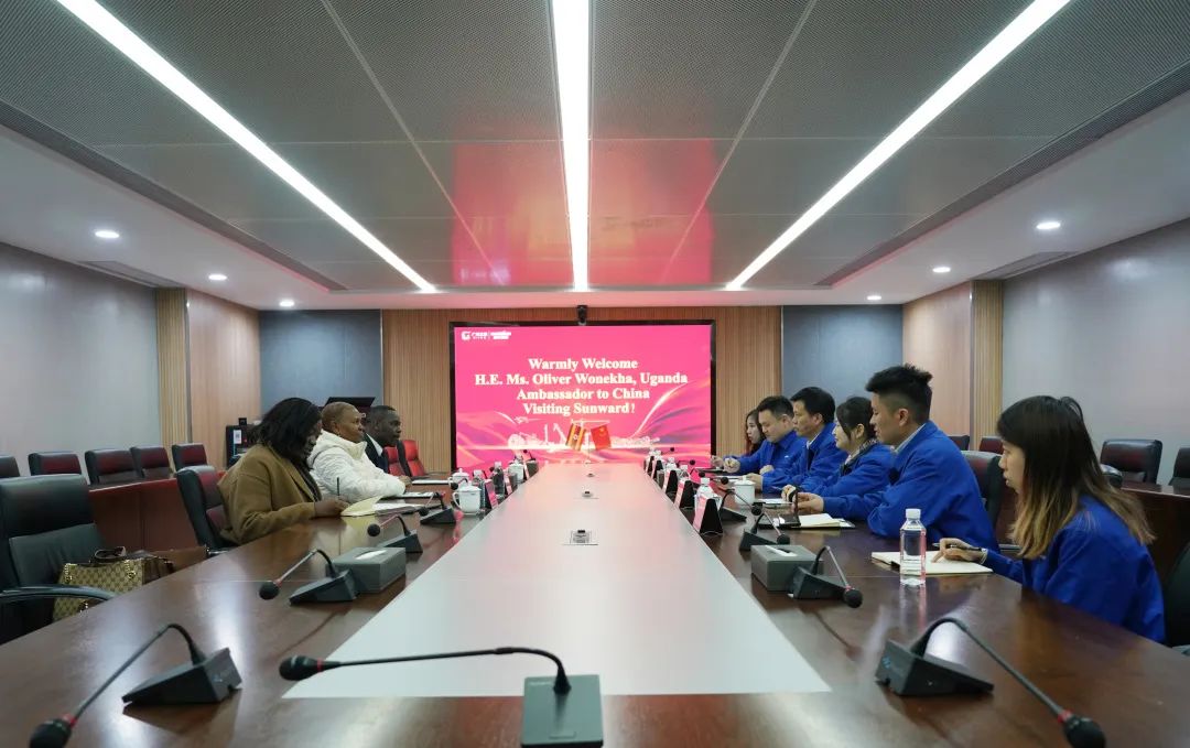 乌干达驻华大使到访星际官网注册智能