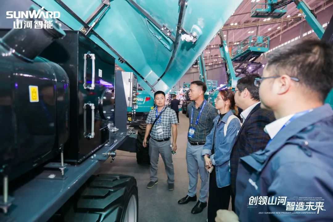 2023 CICEE | 星际官网注册智能亮相2023长沙国际工程机械展！智能化、电动化产品站C位