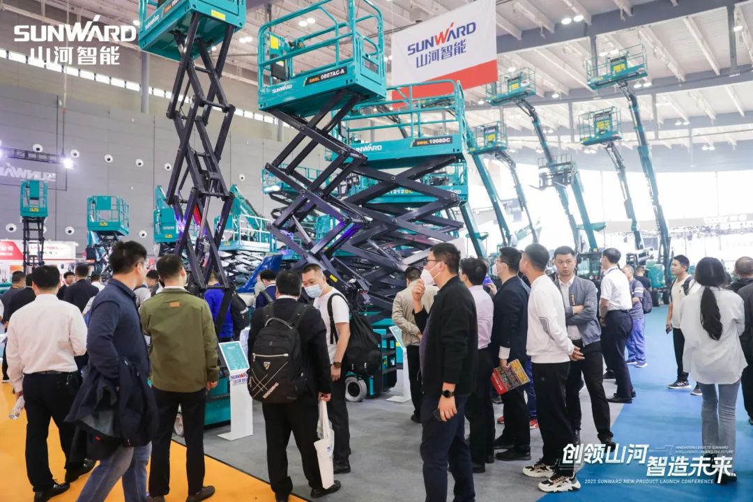 聚焦电动化、智能化！星际官网注册智能全系列高空机械产品亮相长沙展