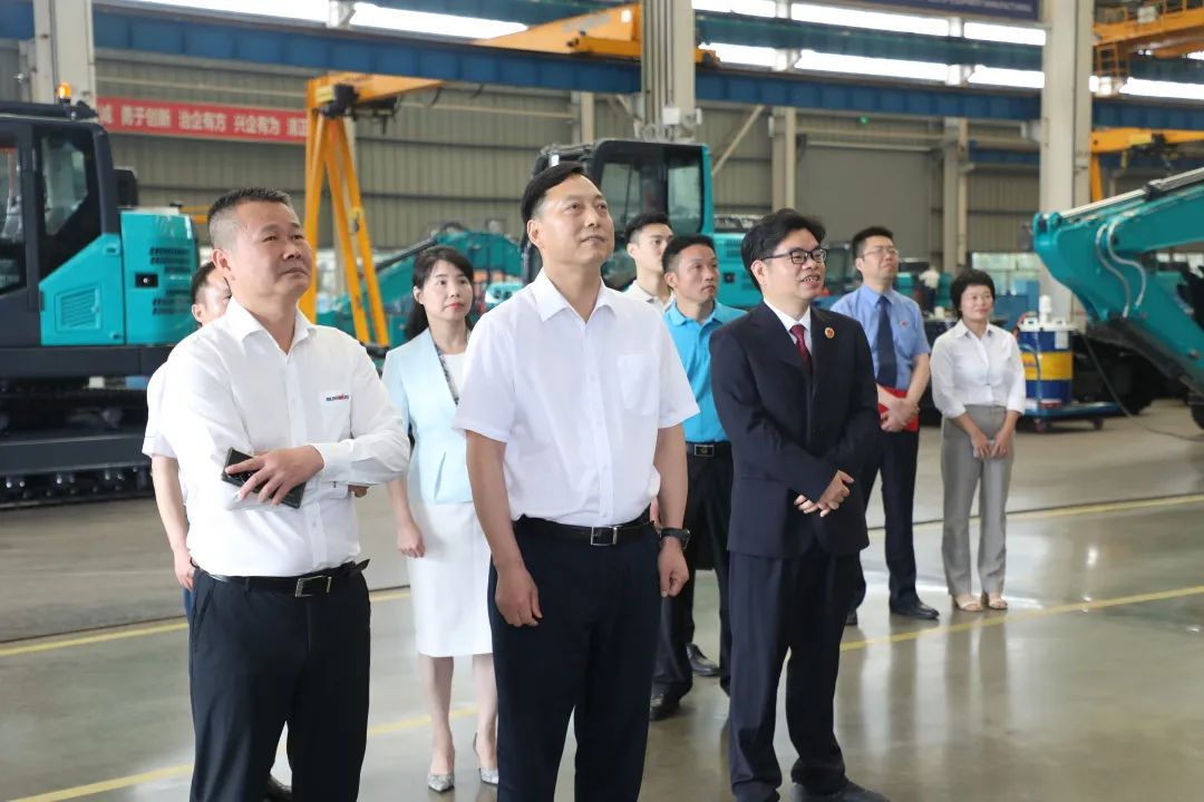 长沙市人民检察院党组书记、检察长余湘文调研星际官网注册智能