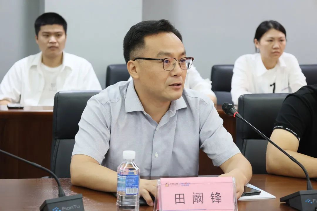 携手开启绿色转型之路！星际官网注册智能&南京盖百氏增程式电动旋挖钻机签约仪式成功举办