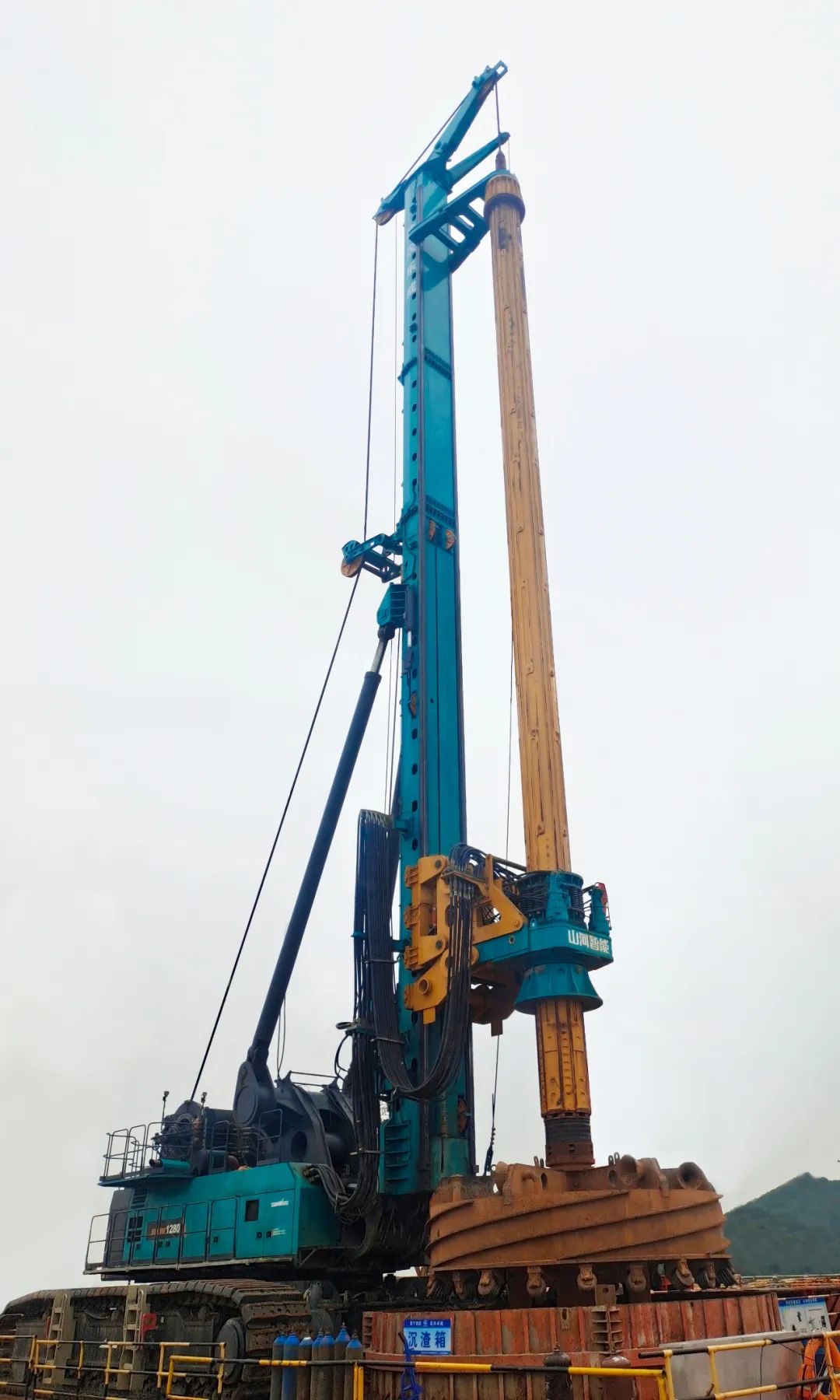 新战绩+1！星际官网注册智能超级旋挖钻机创6.3米直径钻孔新纪录