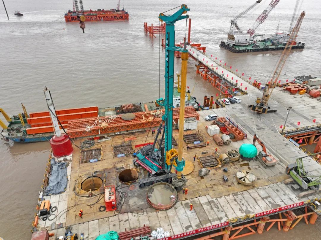 新战绩+1！星际官网注册智能超级旋挖钻机创6.3米直径钻孔新纪录