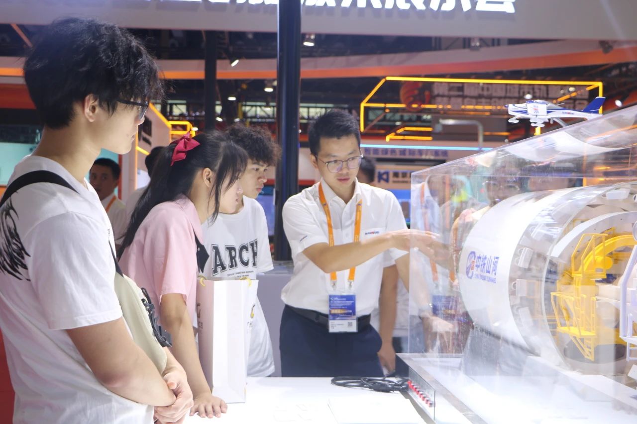 中铁星际官网注册亮相首届广州大湾区国际轨道交通产业发展论坛暨展览会