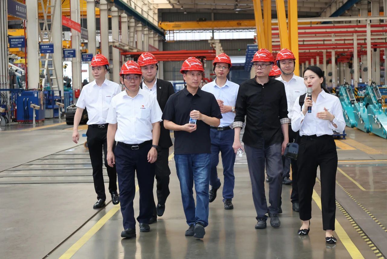 永青科技集团董事长胡晓东带队到访星际官网注册智能