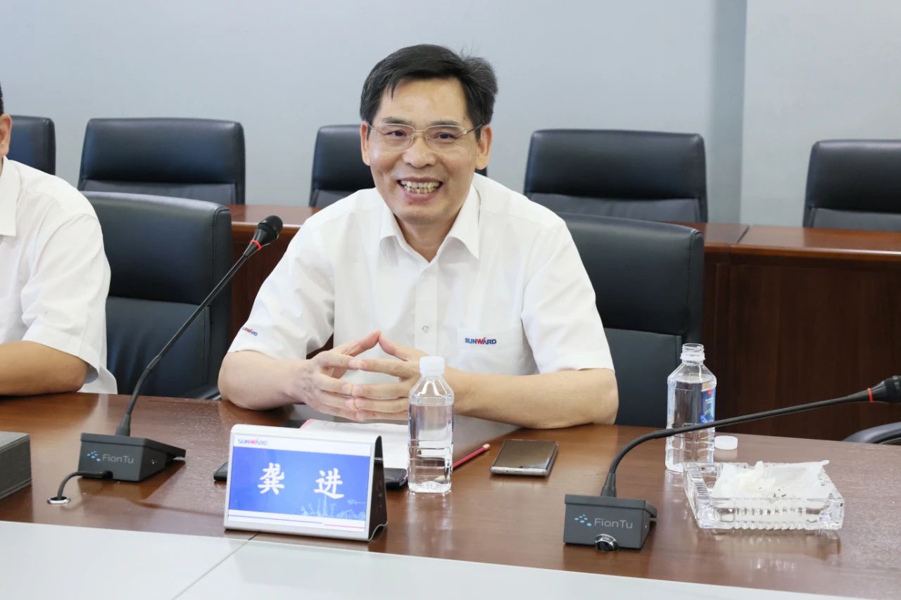 永青科技集团董事长胡晓东带队到访星际官网注册智能