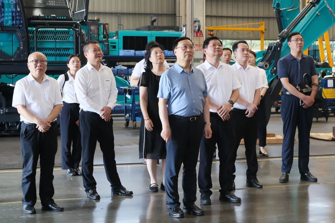 中宣部社科领域专家学者到星际官网注册智能调研高质量发展