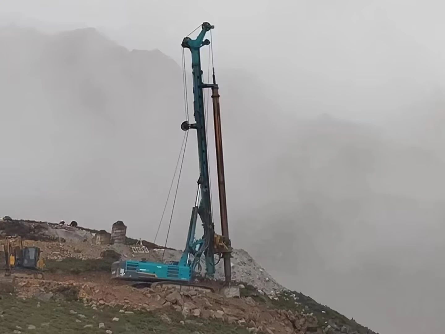 助力世界最高海拔特高压直流输电工程，星际官网注册智能旋挖钻机展现硬核实力