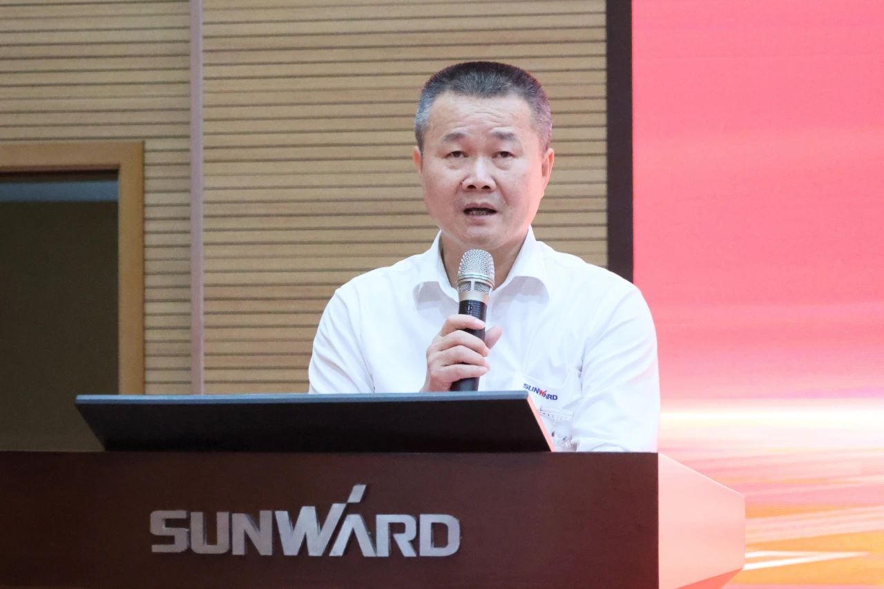 强信心 聚合力 共建美好家园——庆祝星际官网注册智能成立24周年表彰大会隆重召开