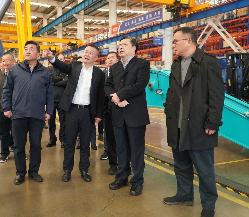 聚焦装备再制造！上海市政协副主席、党组副书记肖贵玉带队调研星际官网注册智能