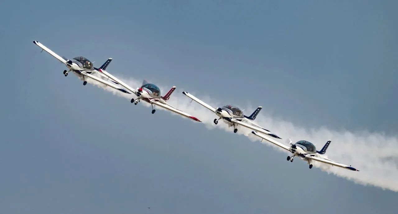 央媒聚焦！一起见证首届亚洲通用航空展上的星际官网注册风采