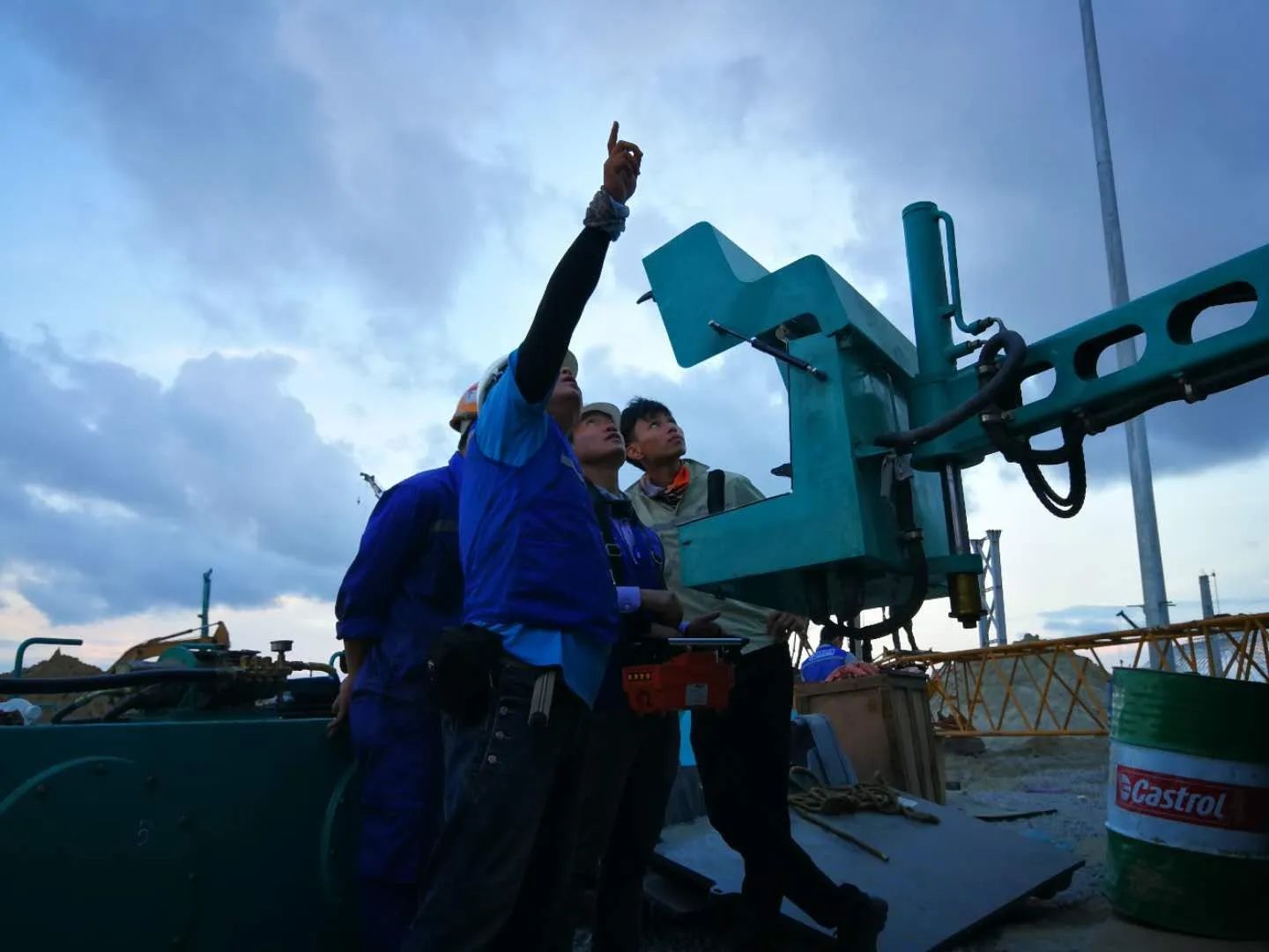 看星际官网注册工匠们如何用一双巧手“拿捏”工作、创造“奇迹”