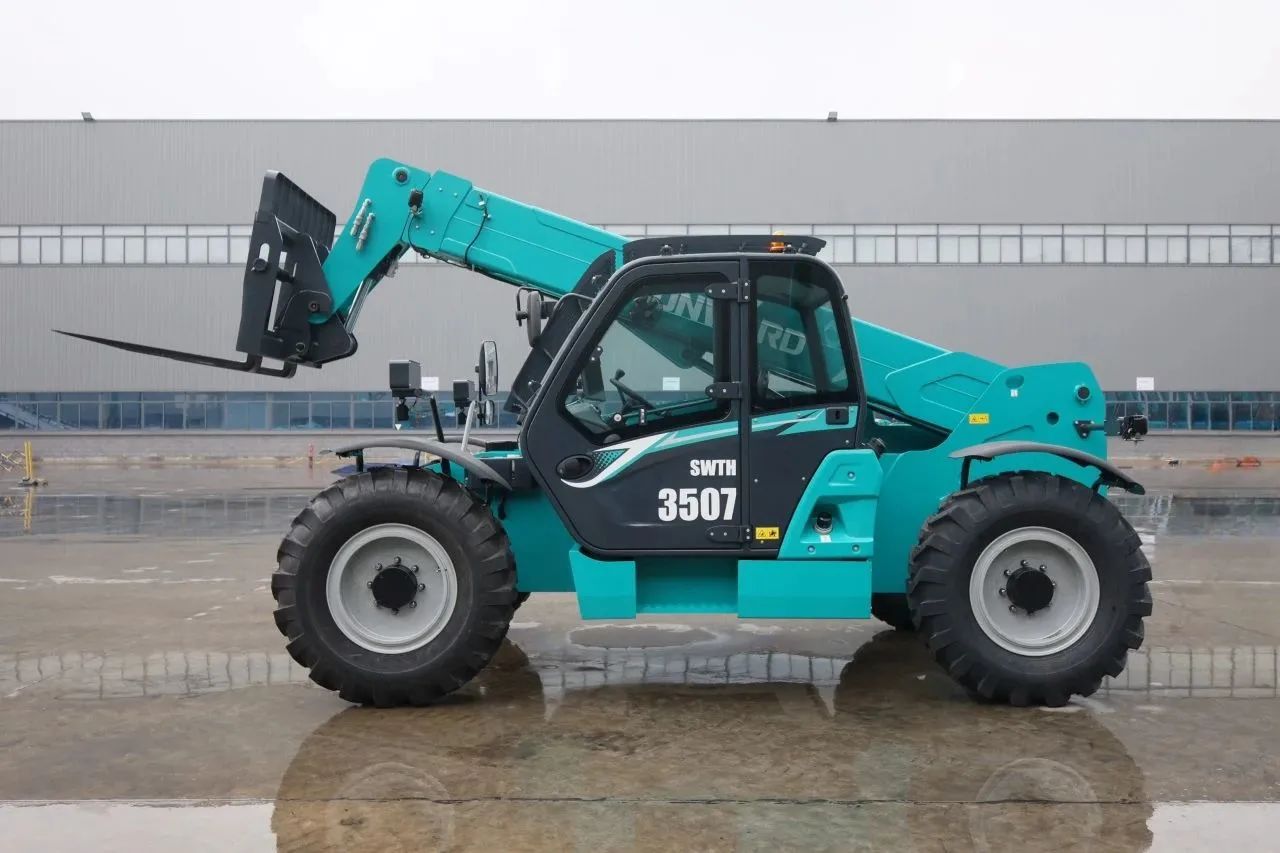 “猛将”出击，需求火爆！星际官网注册智能新一代伸缩臂叉装车成功下线