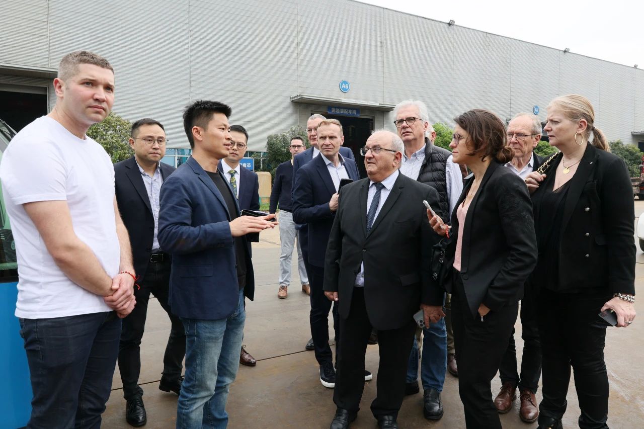 蒙达尔纪市代表团一行考察星际官网注册智能