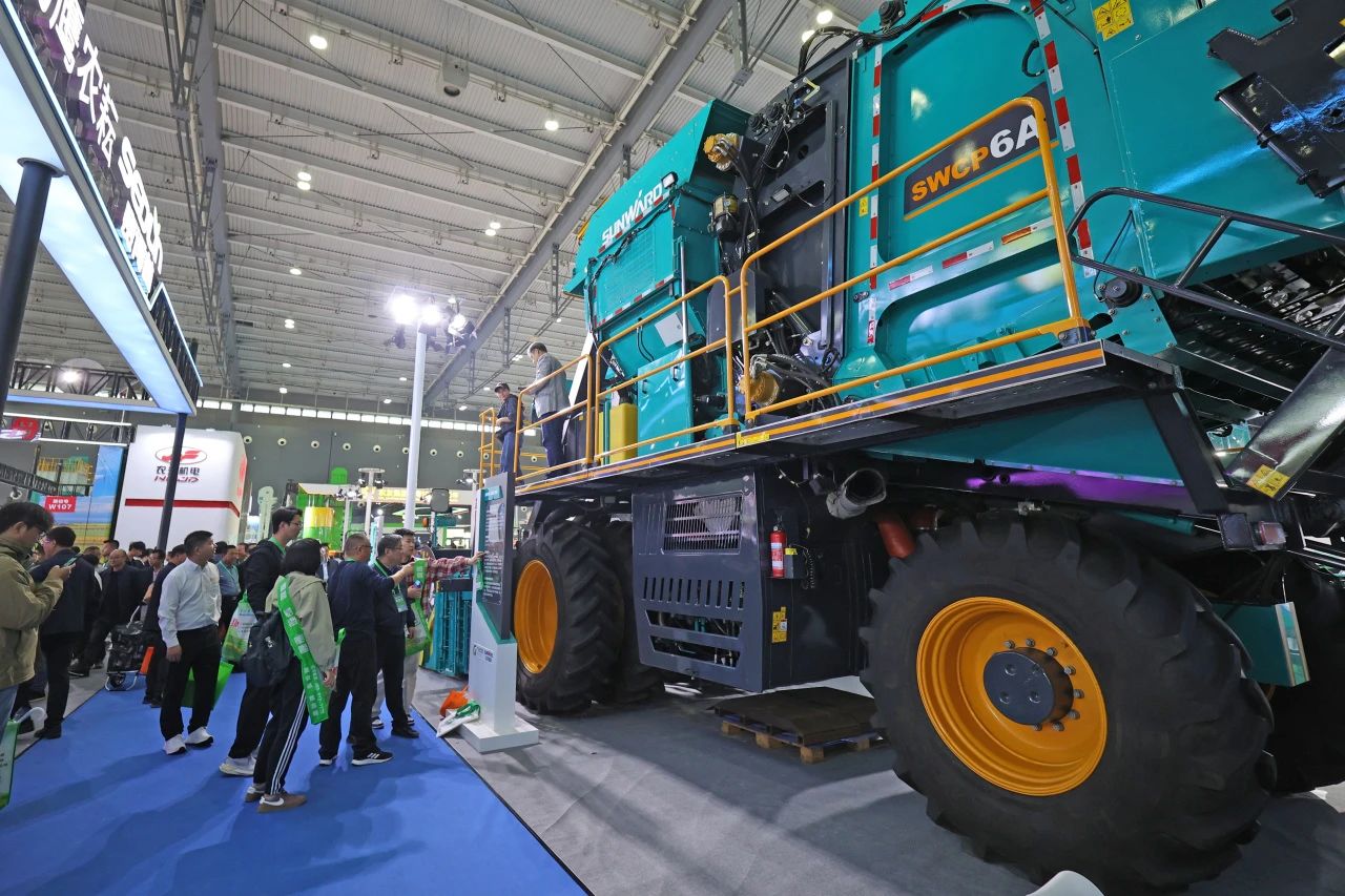 聚焦智能化、无人化！星际官网注册智能携多款产品亮相2024中国国际农业机械展