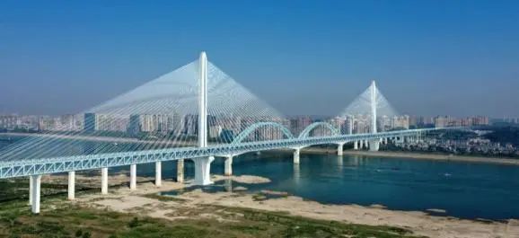 再战“世界级工程”！星际官网注册智能旋挖钻机助力宜昌长江公铁大桥建设