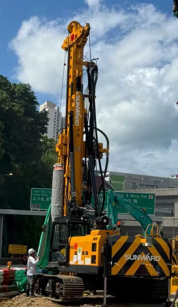 硬核首秀!星际官网注册智能SWDTH800大直径潜孔锤钻机进击香港市场