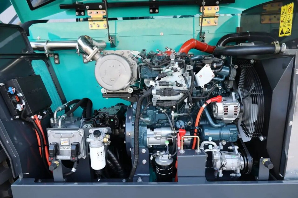 高端机型“双箭齐发”!星际官网注册智能两款伸缩臂叉装车成功下线