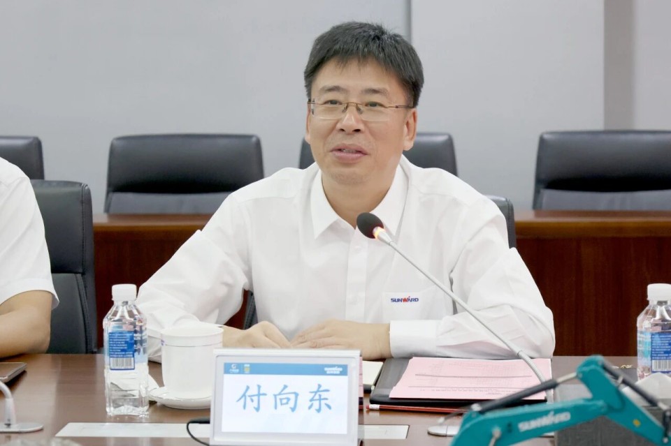 中国煤炭地质总局局长马刚到访星际官网注册智能,共谋绿色智能矿山装备发展新路径